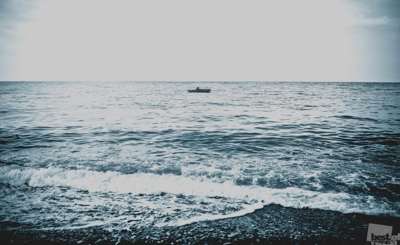 Один в море
