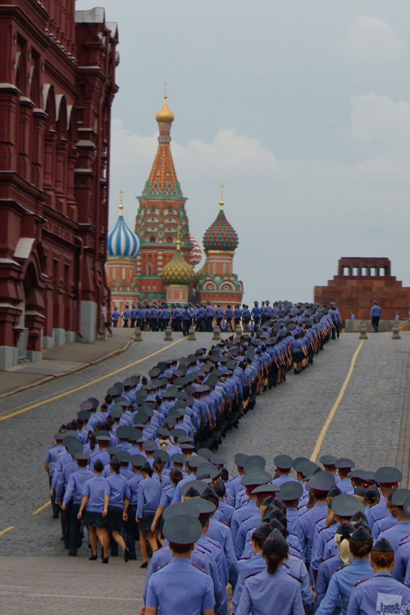 Кремлёвская вереница