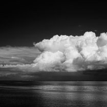 Облака над заливом