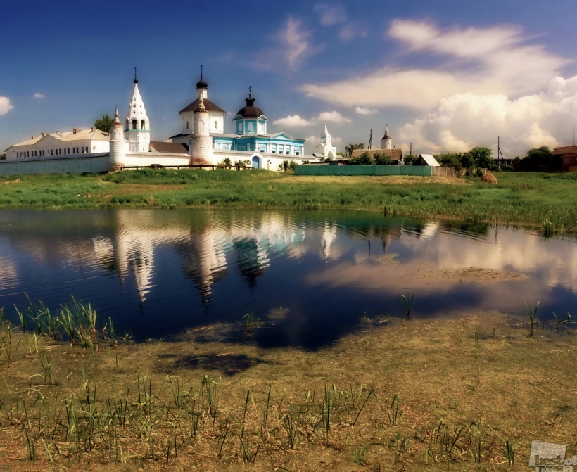 В монастырской тиши