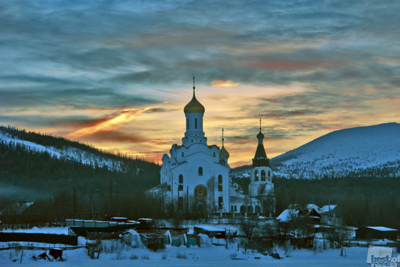 Меж сопок.