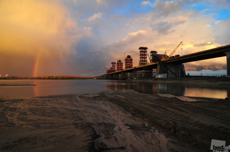 Строительство Третьего моста через реку Обь. Новосибирск. Октябрь.