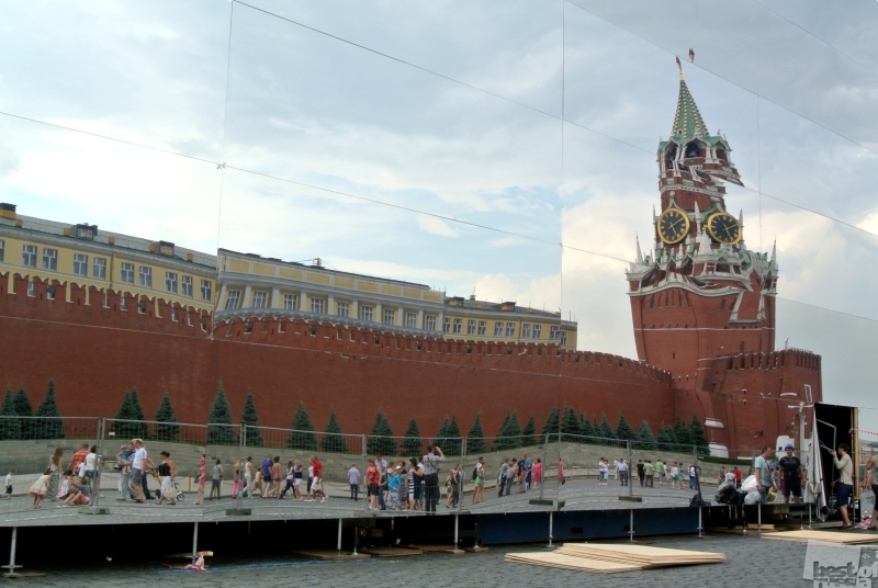 Кремль в отражении