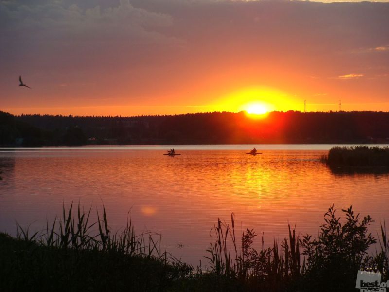 Закат на озере Сенеж