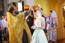 Свадьба в сельской церкви