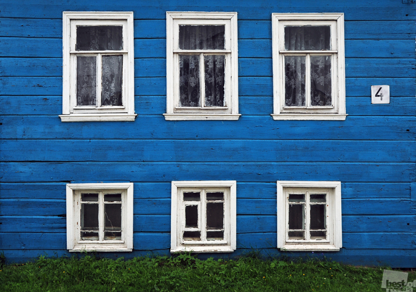 В уездном городе Торжке.