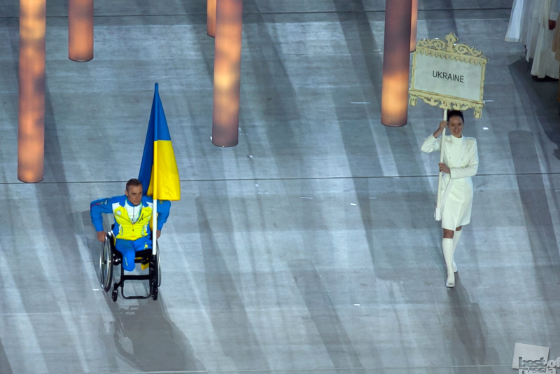 Украинский спортсмен на открытие паралимпийских игр в Сочи