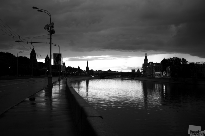 рассвет над Москвой