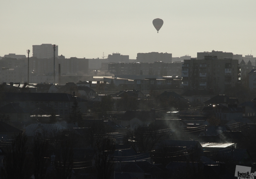 Шар над городом