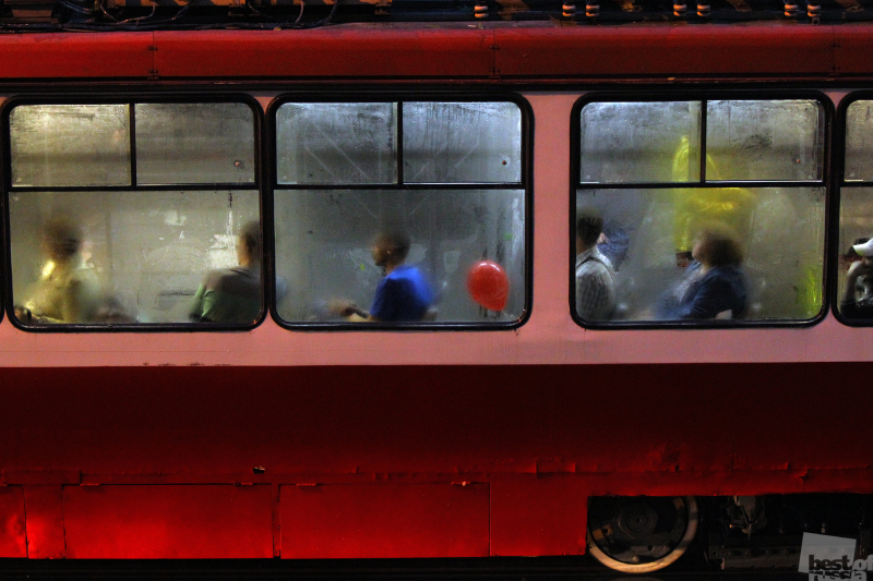 Красный трамвай...