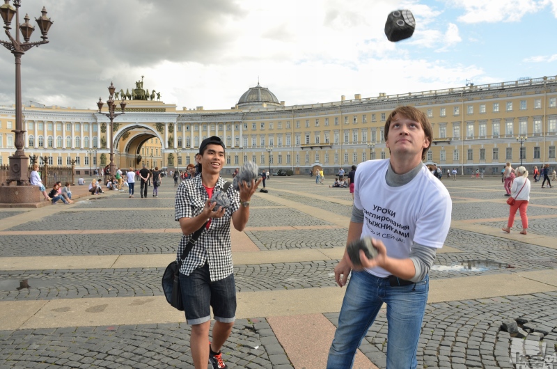 Lessons juggling for cobblestones with one left hand