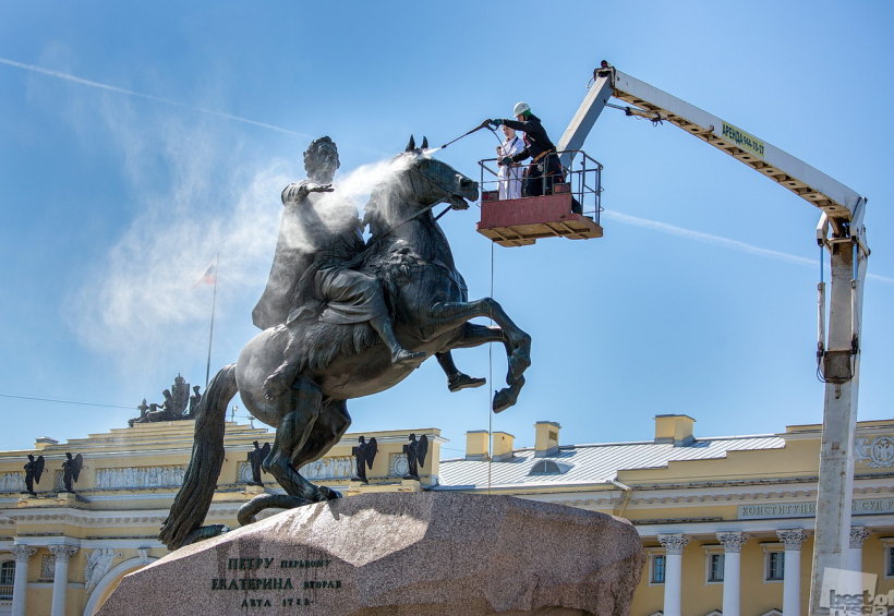 Душ для Императора
