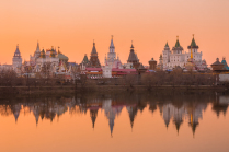 Персиковый закат над Измайловским Кремлем