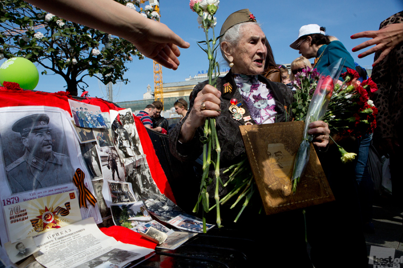 Ветеран на Театральной площади 9 мая 2015 года