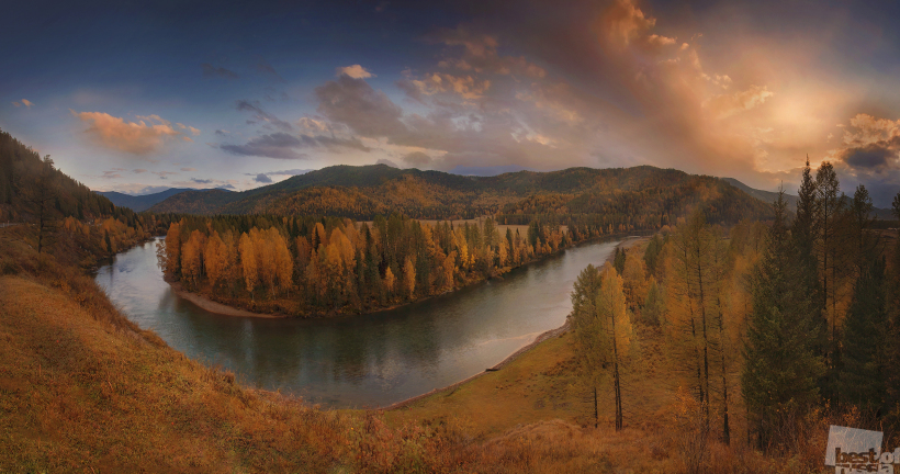 В лучах закатного солнца