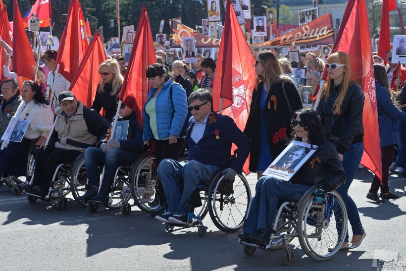 На равных в строю