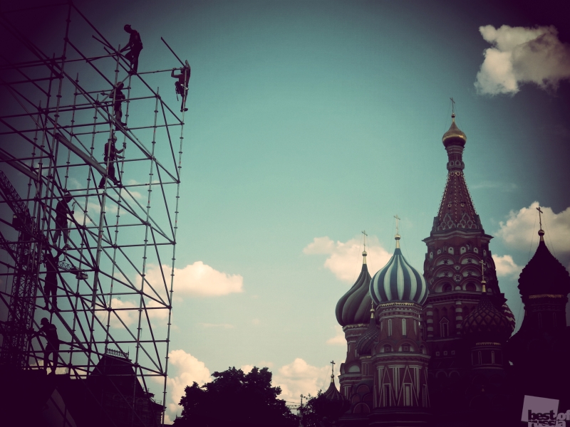Dismantle works on Red Square in Moscow