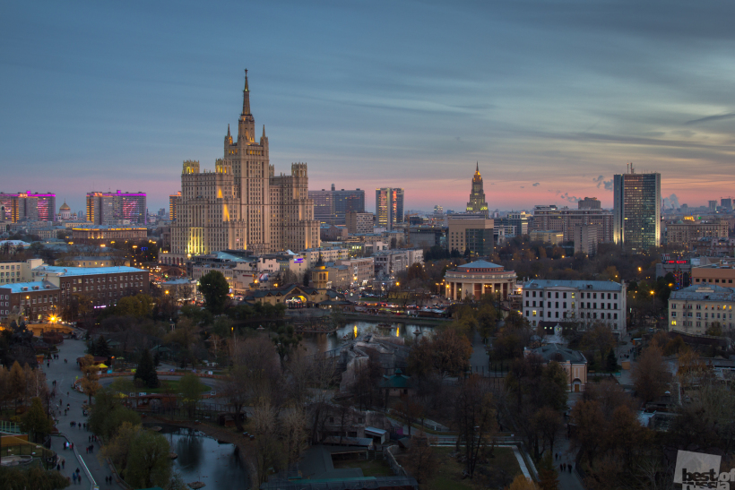 У зоопарка