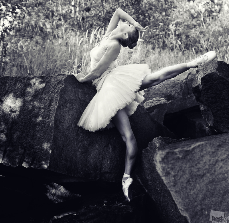 Балерина на скалах