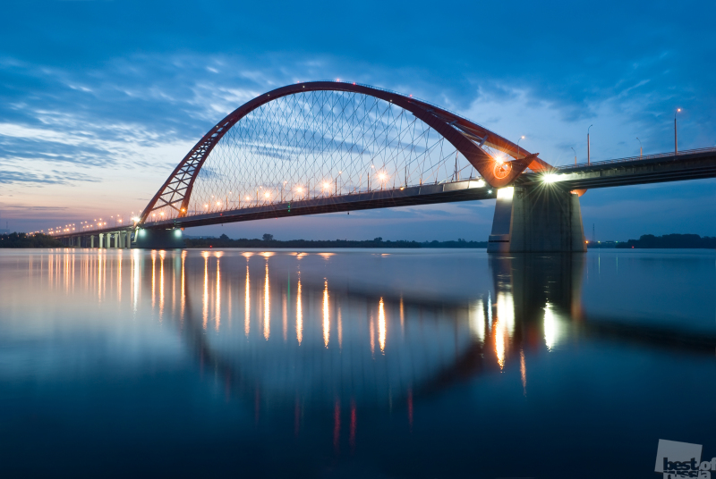 Бугринский мост через реку Обь. Ночной вид.