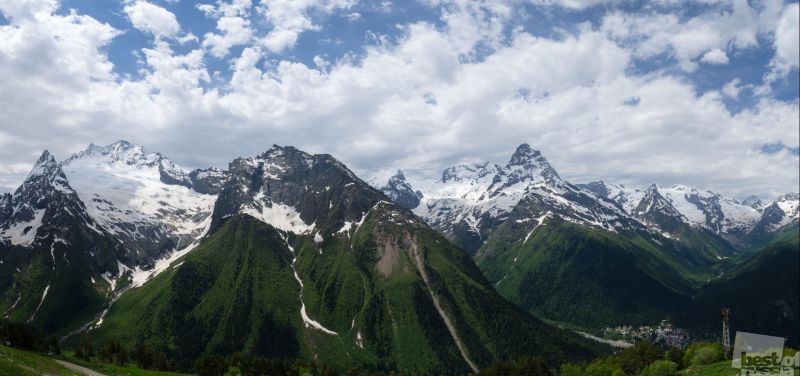 Панорама Кавказкого хребета