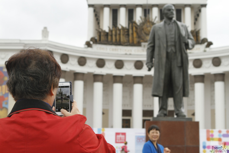 Ленин и туристы
