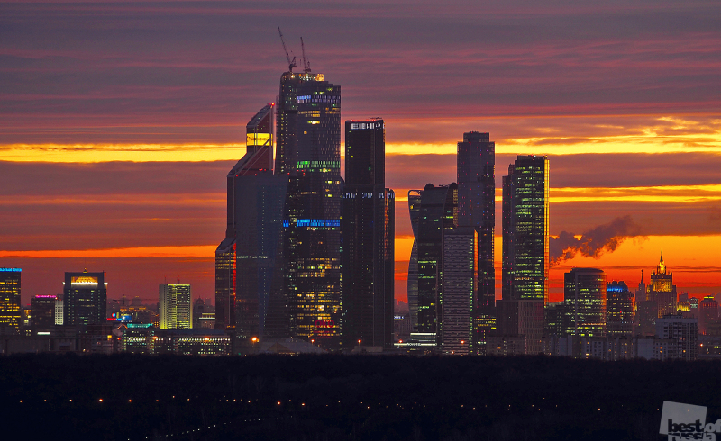 Москва Сити на закате.