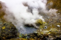 фумарола в кратере Мутновского вулкана