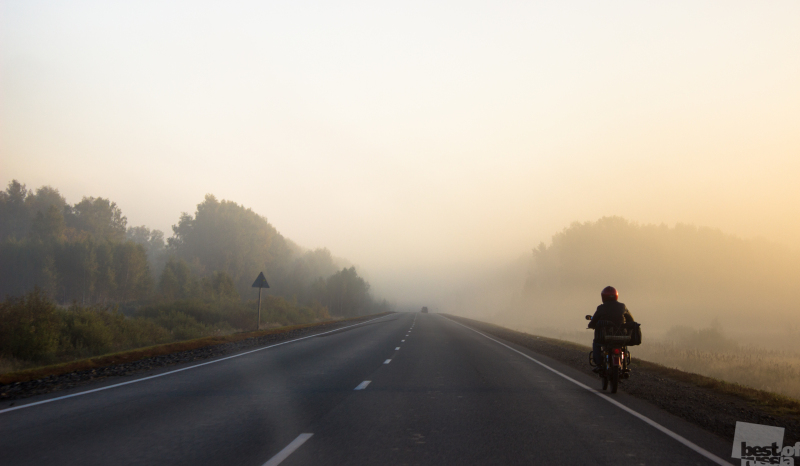 Мотоциклист в тумане