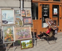 Уличная выставка-продажа картин