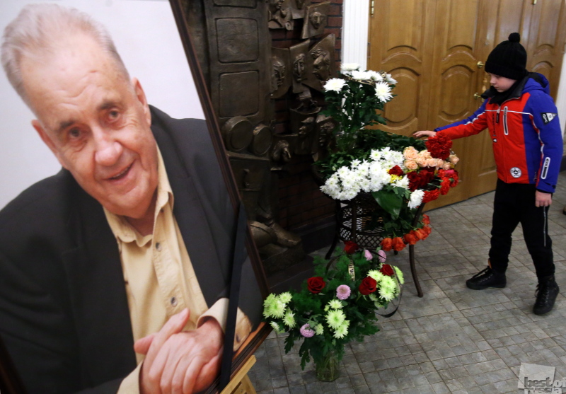 Режиссер Эльдар Рязанов скончался в Москве на 89-м году жизни
