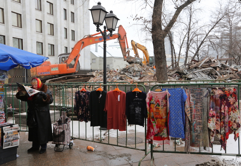 Продолжаются работы по демонтажу самостроя и вывозу мусора в Москве