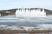 Взрыв льда на реке Томь, г. Кемерово.