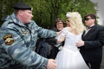 Разгон гей-свадьбы во время конкурса Евровидение.