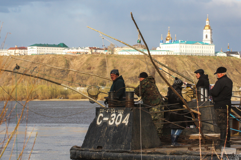 Fishermans on Irtysh river