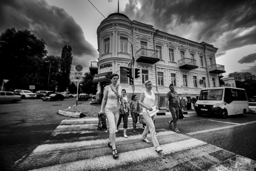 Пересекая зебру...