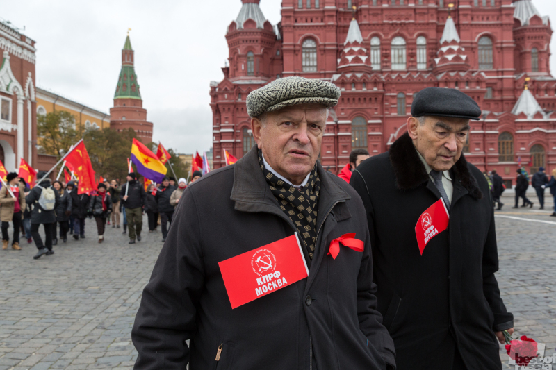Коммунисты на Красной площади
