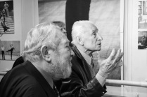 Юрий Григорович в Музее Бахрушина осматривает выставку в его честь