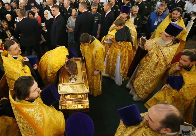 Встреча мощей святителя Николая Чудотворца в Александро-Невской Лавре в Санкт-Петербурге