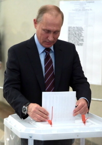 Президент РФ В.Путин проголосовал на выборах-2017