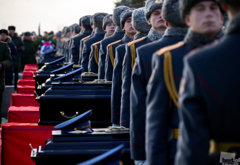 Прощание с погибшими в катастрофе самолета Ту-154 Минобороны РФ на Федеральном военном мемориальном кладбище
