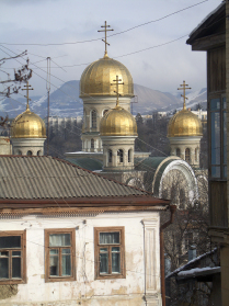 Вид на Свято-Никольский кафедральный собор в Кисловодске