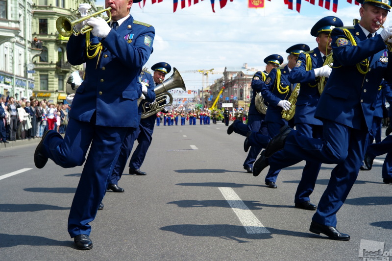 Марш-парад военных духовых оркестров по Невскому проспекту