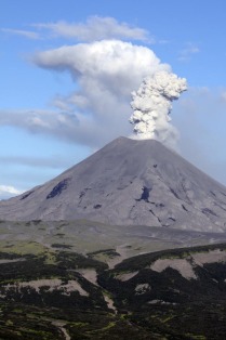 Извержение Карымского вулкана.