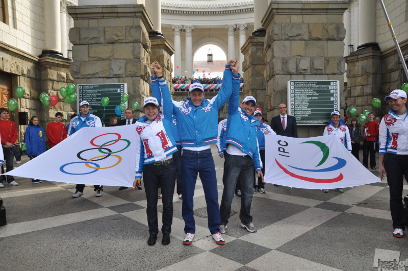 Встреча Олимпийских флагов в Сочи