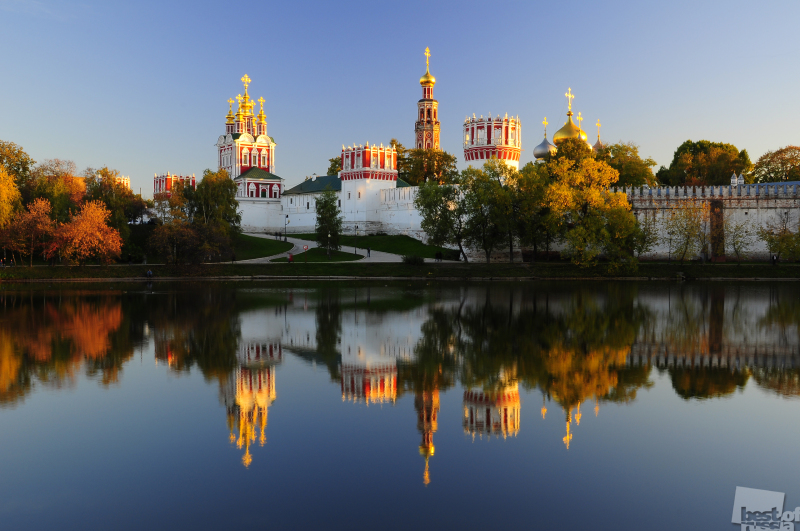 Новодевичий монастырь в октябре