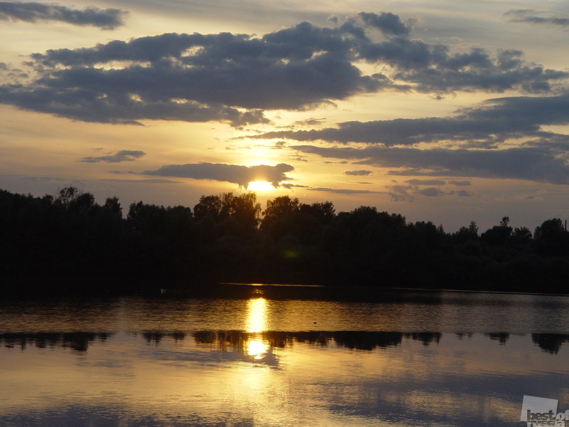 Закат на реке Ловать
