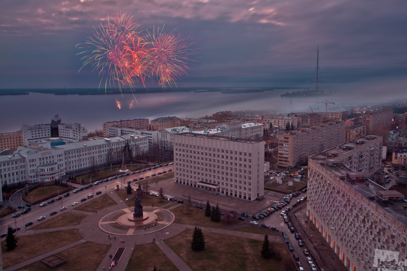 Праздничный салют в Архангельске