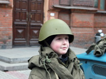 Я - русский солдат... вот только подрасти бы чуть-чуть...