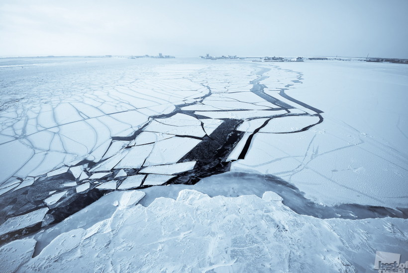 Холодное море молчит